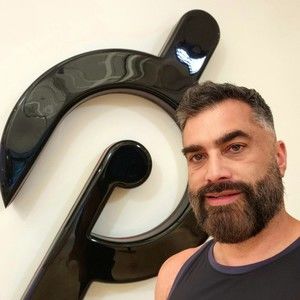 Meet your Posher, Victor